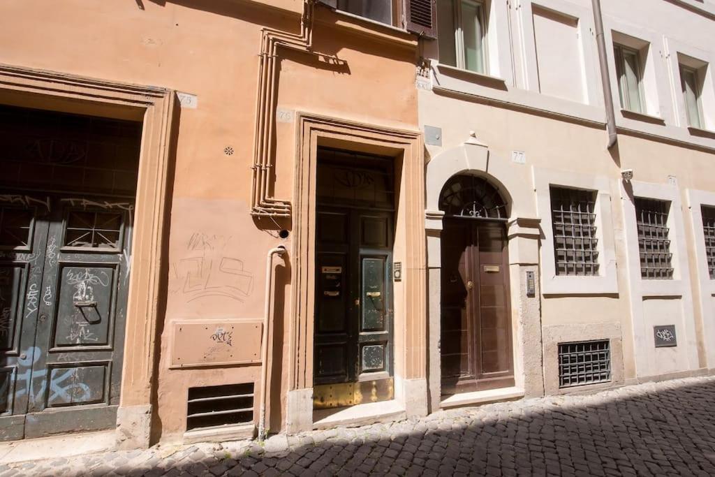 Girolamo's Jacuzzi Place Lägenhet Rom